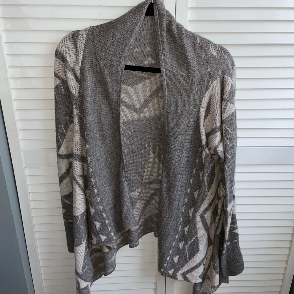 Ally & Gabby White & Grey Patterned Cardigan